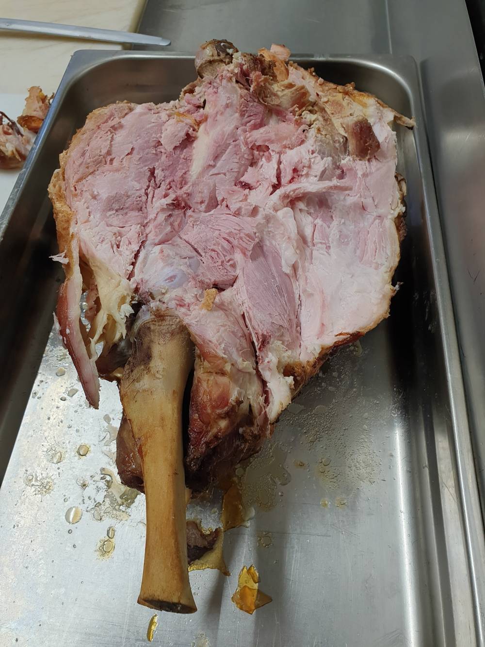 Pièce de porc rôtie